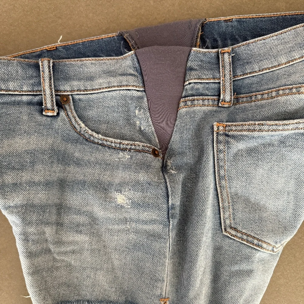 HATCH The Cut Off Denim Maternity Shorts - Picture 12 of 16